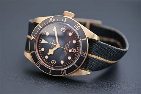 tudor black bay bronze lug width